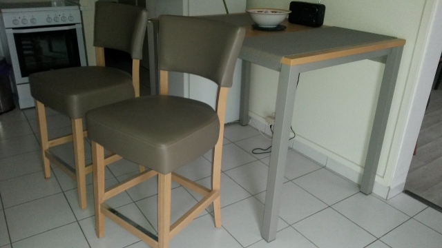 table et tabourets de bar snack acheter vendre